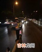 男子躲查酒驾3次跳河血检结果为0,男子躲酒驾坠河身亡，交警有责任吗？