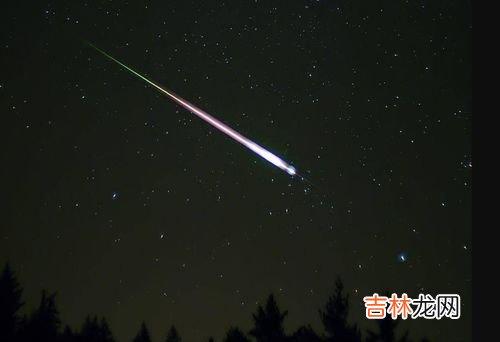 多地出现不明飞行物是因为什么因素,新疆多地现巨大发光不明飞行物，真的与外星人有关吗？你的猜测是啥？