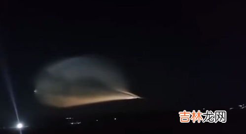 多地出现不明飞行物是因为什么因素,新疆多地现巨大发光不明飞行物，真的与外星人有关吗？你的猜测是啥？