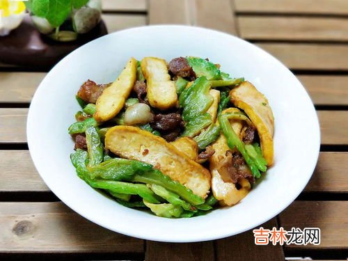 苦瓜和香菇能一起吃吗,苦瓜和土豆香菇木耳能一起吃吗?