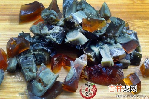 皮蛋能和西瓜一起吃吗,喝皮蛋瘦肉粥能吃西瓜吗?