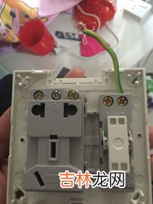 为什么零线断了两孔都发光,为什么零线断了,插座两孔均亮