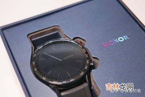 智能手表充电的正确方式,这款智能手表怎么充电?充电口在哪里?