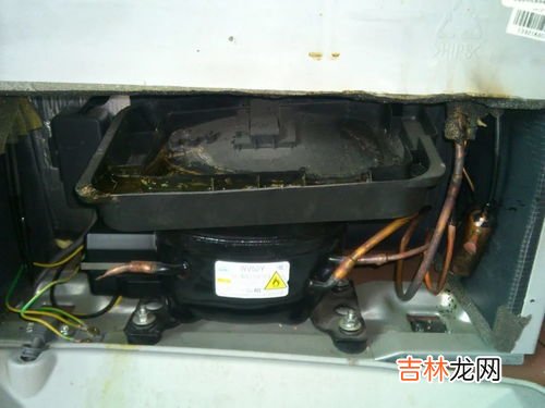 冰柜底下漏水怎么办,冰柜漏水是什么原因,该怎样解决