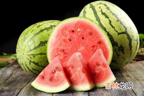 西瓜可以和牛奶一起吃吗,西瓜和牛奶可以一起吃吗？