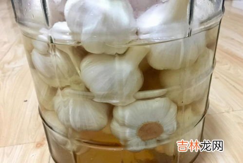 大蒜腌多长时间可以吃,腊八蒜几天能吃呢?