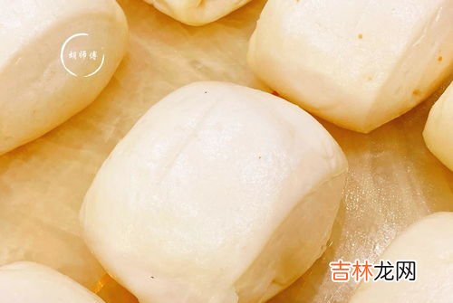 馒头发霉了去掉皮还能吃吗,馒头长霉点了。去掉霉点剩余的可以吃吗?