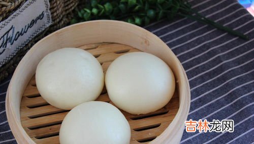 馒头发霉了去掉皮还能吃吗,馒头长霉点了。去掉霉点剩余的可以吃吗？