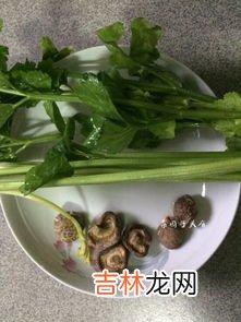 芹菜香菇可以一起吃吗,芹菜能和香菇一起炒嘛