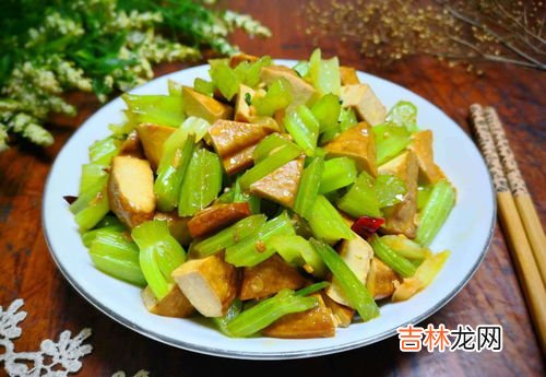 芹菜香菇可以一起吃吗,芹菜能和香菇一起炒嘛