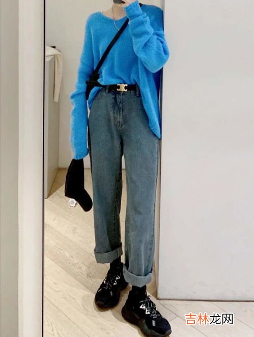 蓝色毛衣搭配,浅蓝色毛衣搭配什么颜色外套好看