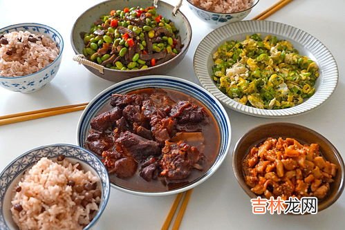 狗肉可以和鸡蛋一起吃吗,鸡蛋能和狗肉一起吃吗？