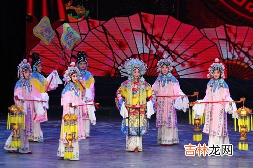 梨园世家的梨园指的是,“梨园”是什么意思？