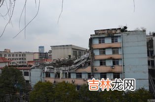 居民楼完全倒塌土耳其设计师被捕,土耳其地震的1999年土耳其大地震