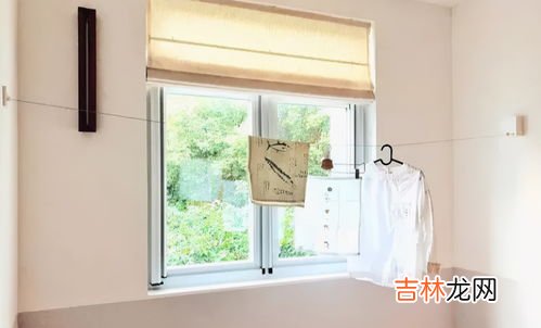 回南天衣服晾室内好,回南天衣服臭能穿吗 回南天衣服臭味怎么去除