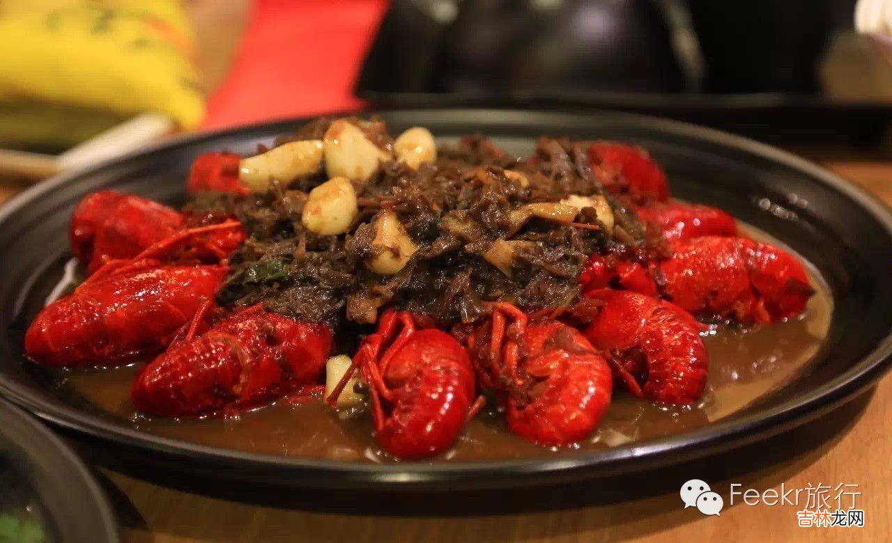 小龙虾和绿豆汤可以一起吃吗,吃小龙虾能喝绿豆汤和红豆汤吗