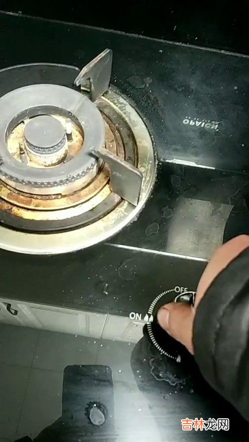 燃气灶怎么更换点火针,天然气灶点火针怎么换？