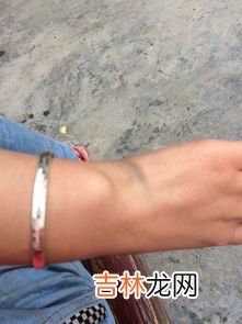 银镯子发黑了怎么能擦亮,如何将变黑的银镯子清洗干净?