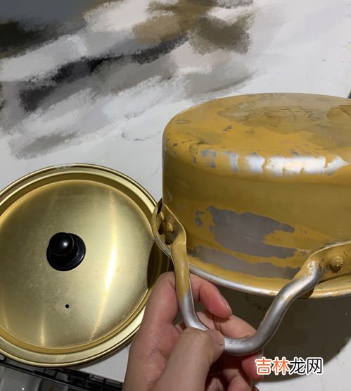 玻璃杯表面怎么洗也洗不干净,玻璃水杯如何洗干净不留水垢 玻璃水杯怎么洗干净不留水垢