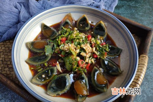 松花蛋可以放冰箱里面吗,皮蛋要放冰箱保存吗