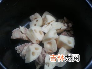 莲藕汤怎么做好吃,怎样煲莲藕汤，放什么料好吃？