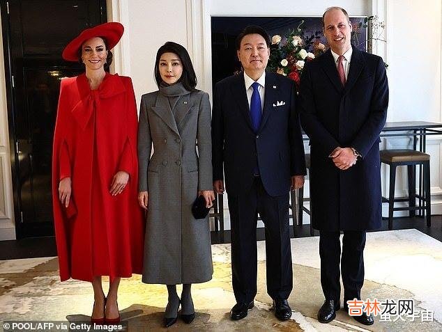 护肤品 凯特王妃迎接韩国第一夫人，罕见造型很惹眼，小10岁却难显年轻