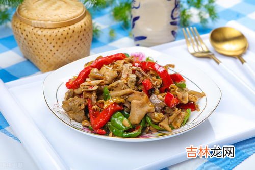鸡内脏怎么做好吃,鸡杂怎么做好吃，没腥味