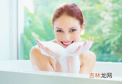 牛奶浴泡澡的好处与功效,请问牛奶可以泡澡吗？