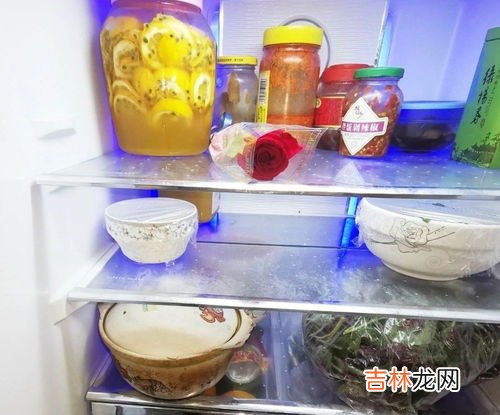 生鸡蛋放冰箱可以放多久,请问鸡蛋放在冰箱里,最多可以保存几天啊?