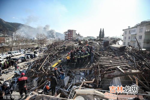 要简短 土耳其地震前后影像对比令人心痛,地震的基本资料以及被地方被它破坏后的前后对比图，最好震撼一点，谢谢