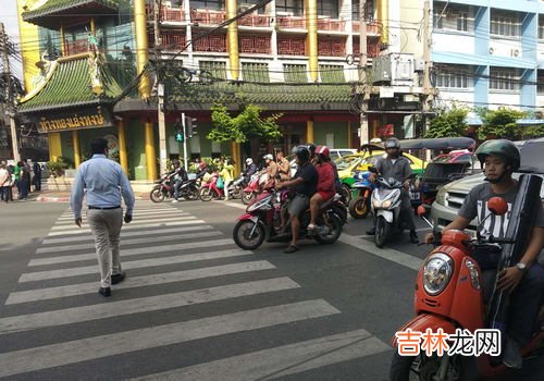 泰国满大街播放狂飙吸引中国游客,泰国人妖非常欢迎中国游客,其中有哪些原因?