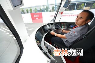 火车行李架是先到先得吗,第一次坐火车，买的是无座的票那我的行李要放在哪儿，能放在我身边吗？谢谢