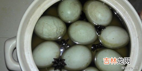 咸鸭蛋放了一年能吃吗,咸鸭蛋放久了还能吃吗