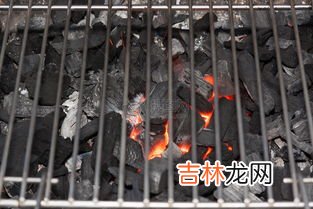 木炭在空气中燃烧的现象,木炭在氧气中燃烧的实验现象是什么 木炭在氧气中燃烧的实验现象是怎么样