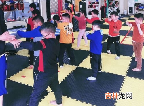 体育锻炼对心理健康有帮助吗,适宜的体育运动对心理健康的积极影响是什么