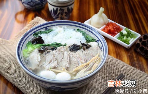 羊肉泡馍是哪里的特产,哪里的羊肉泡馍最地道？