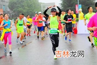 集体照什么颜色上镜,全家福照相穿什么颜色的衣服照出来好看