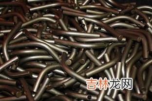 纤维桩和金属桩的区别,请问补牙齿是金属桩的好还是纤维桩的好?
