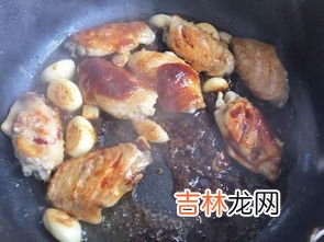酱汁焖翅如何做,传说中的三汁焖鸡翅怎么做呢？