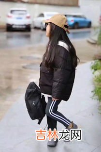 彩漂会使衣服褪色吗,棉的易褪色的衣服用彩漂会不会褪色？