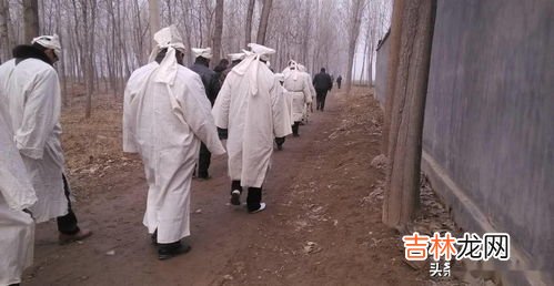 家里老人去世怎么安慰,家里老人去世,怎么说安慰家人的话?