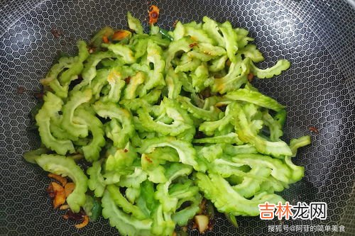 苦瓜能晒干冬天吃吗,冬天可以用干苦瓜泡水喝吗?