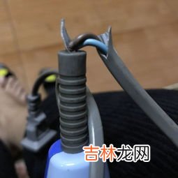 吹风机掉水里了还能用吗,吹风机掉在水里了，还能用吗？