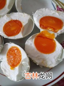 咸鸭蛋蛋白发黄能吃吗,皮蛋白变黄能吃吗皮黄的皮蛋能吃吗一