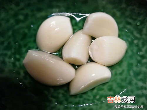 塑料盖有大蒜味怎么去除,如何去除塑料餐盒里的蒜味