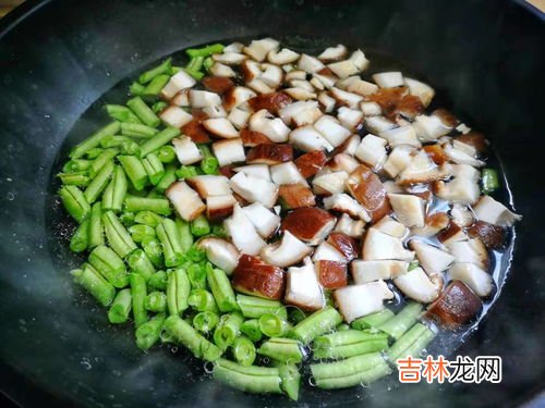 豆角香菇可以一起炒吗,长豆角可以炒香菇吗