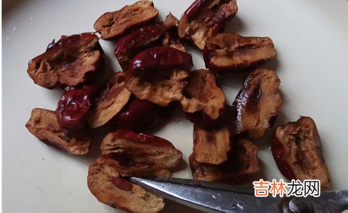 红枣去皮好还是不去皮好,吃大枣剥皮营养效果有没有影响？大枣皮口感不好。