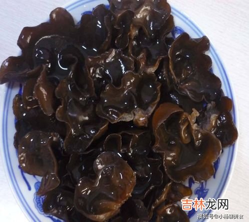 木耳用开水烫多久能吃,干木耳可以直接用开水煮吗 木耳要开水烫多久能好