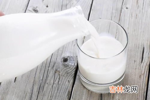 鲜奶加热后凝固怎么回事,鲜奶没过期怎么凝固了