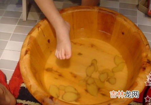 生姜泡脚能减肥吗,用什么泡脚可以减肥?